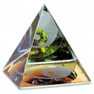 Kristal Piramide Yin Yang (6 cm)