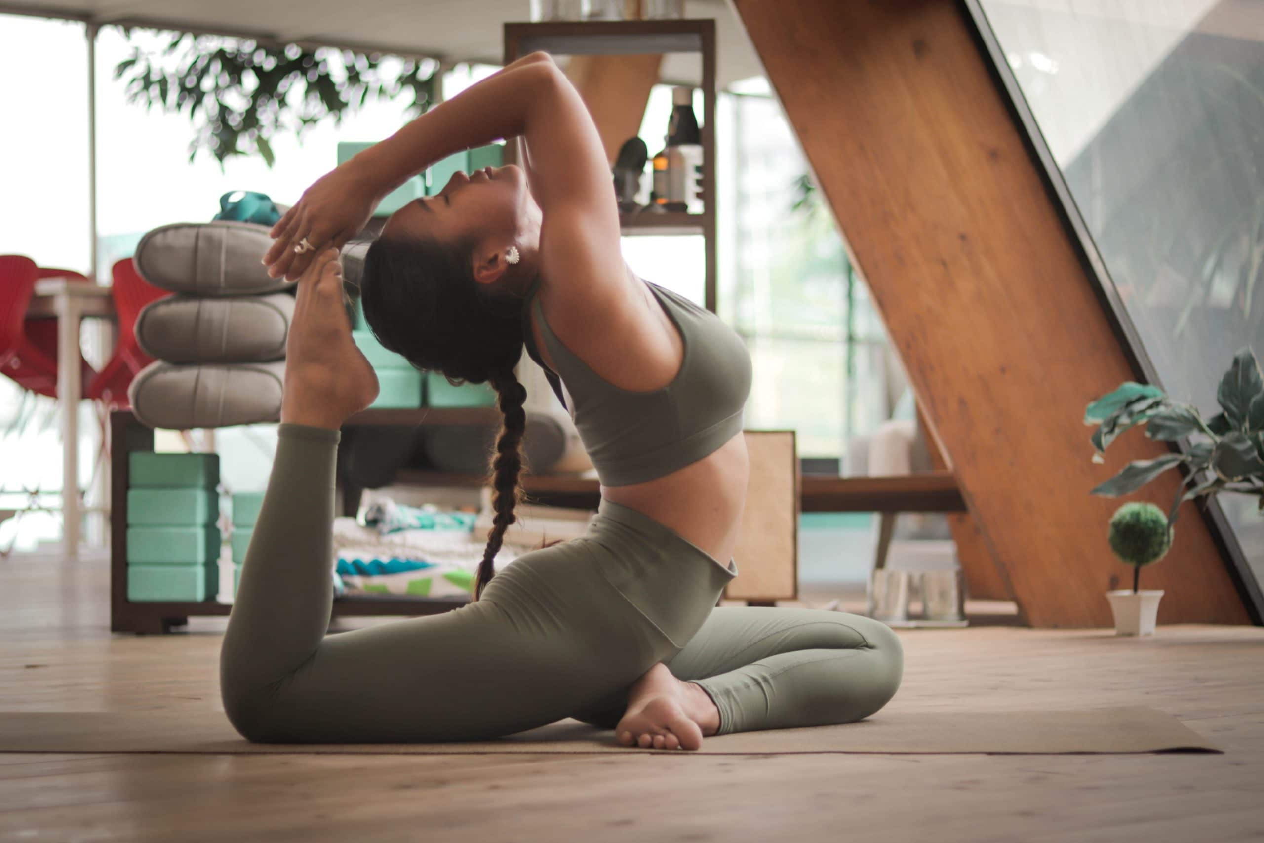 yoga pose vrouw