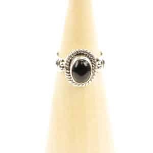 Zilveren Dakini Ring met Zwarte Onyx, Handgesmeed in Nepal